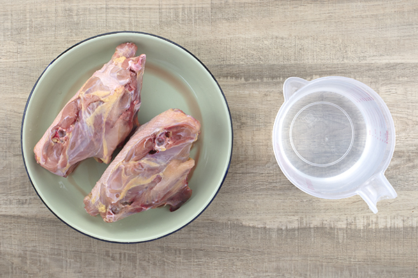 How To Make Chicken Stock From Carcass Easy Homemade Chicken Stock 